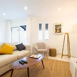 Beach Praia - Sleep 5 - Pool - Free Wi-Fi - Air Con