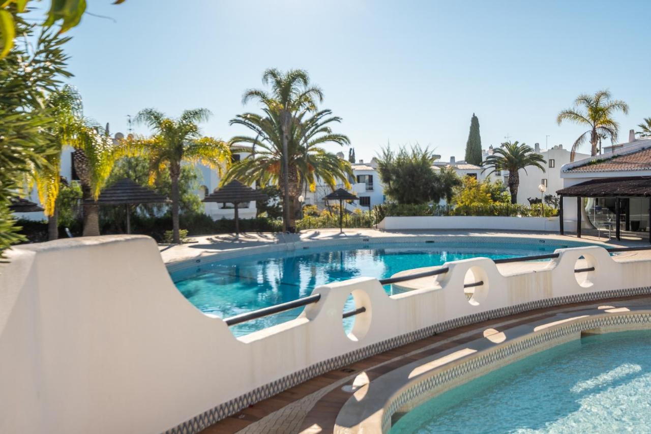 Appartement - Sleep 5 - Pool - Free Wi-fi - Air Con *